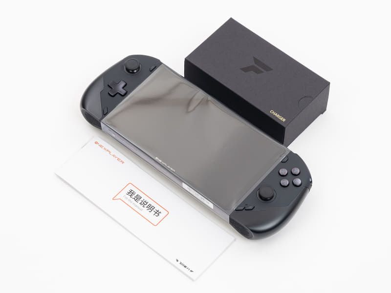 付属品はACアダプタ、USB Type-Cケーブル、簡易マニュアル