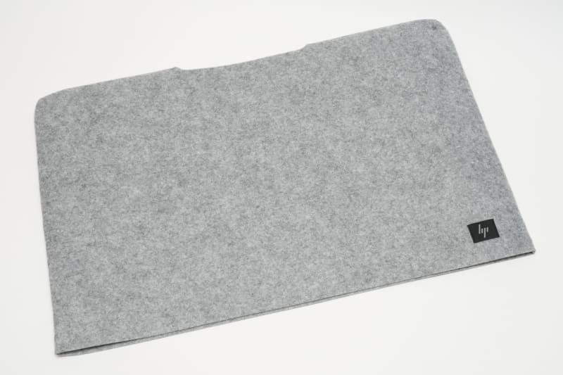 専用シェルパカバーの厚みは1.9～2mm。一定の保護性能を備えている