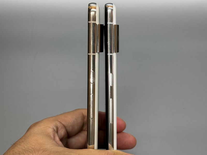 ボタン類は右側面に集中している。従来モデルとはボタンの間隔などが若干異なる