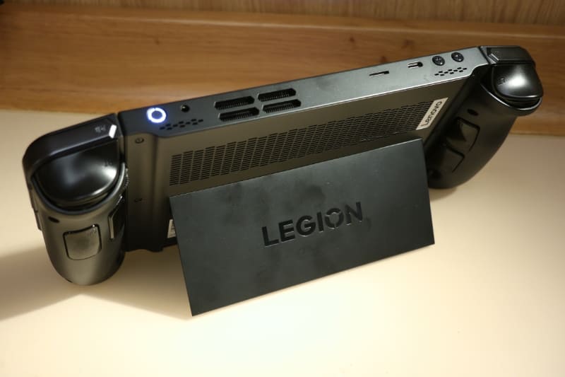 キックスタンドは大きく安心感がある