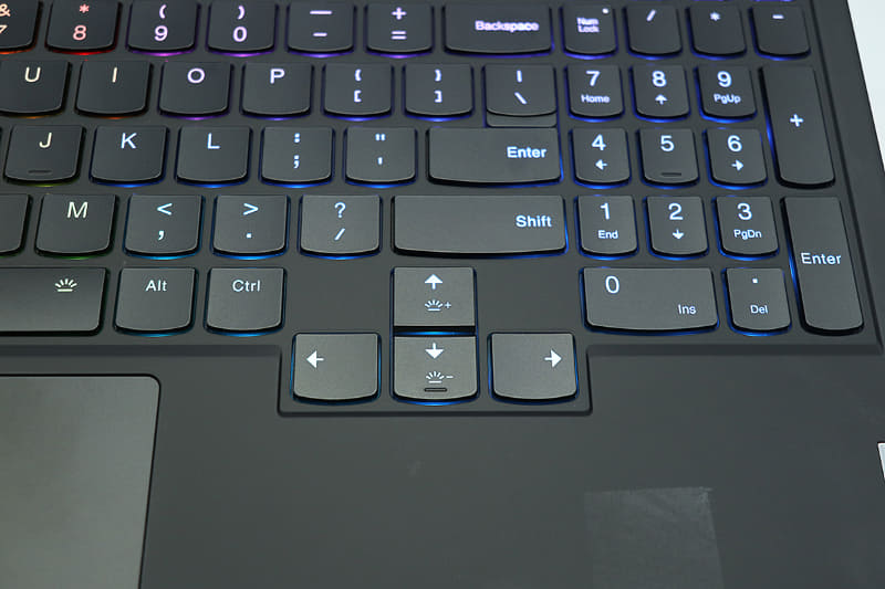 カーソルキーが大型で操作しやすい