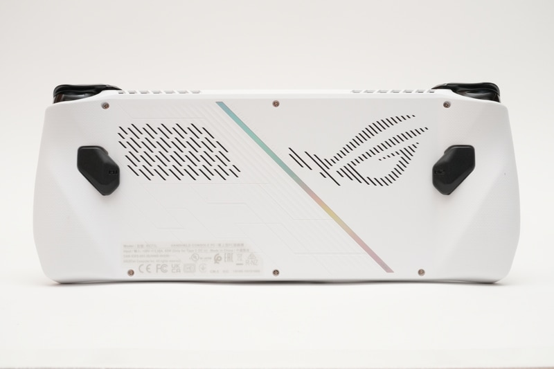 背面にはM1/M2ボタンを配置