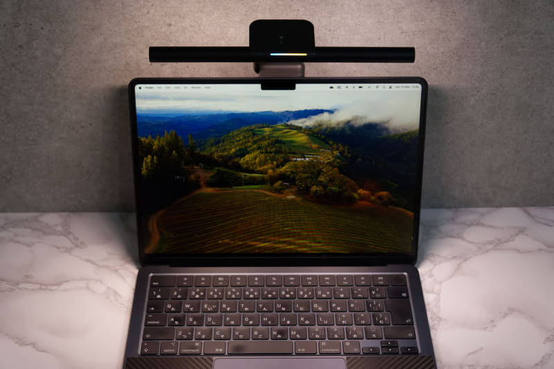 ベンキューのモニターライト「LaptopBar」