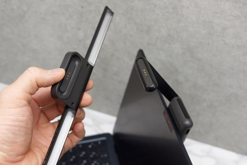 最後にライト本体を載せる