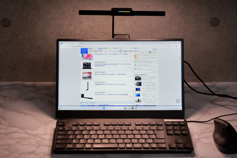 モバイルモニターに取り付けてみてもカッコいい