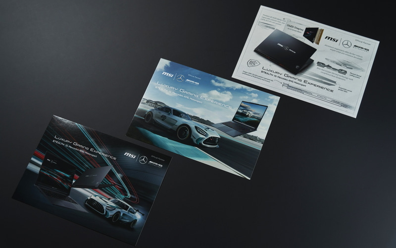 同梱されるポストカード。Mercedes-AMGとMSIのコラボレーションがビジュアル化されている