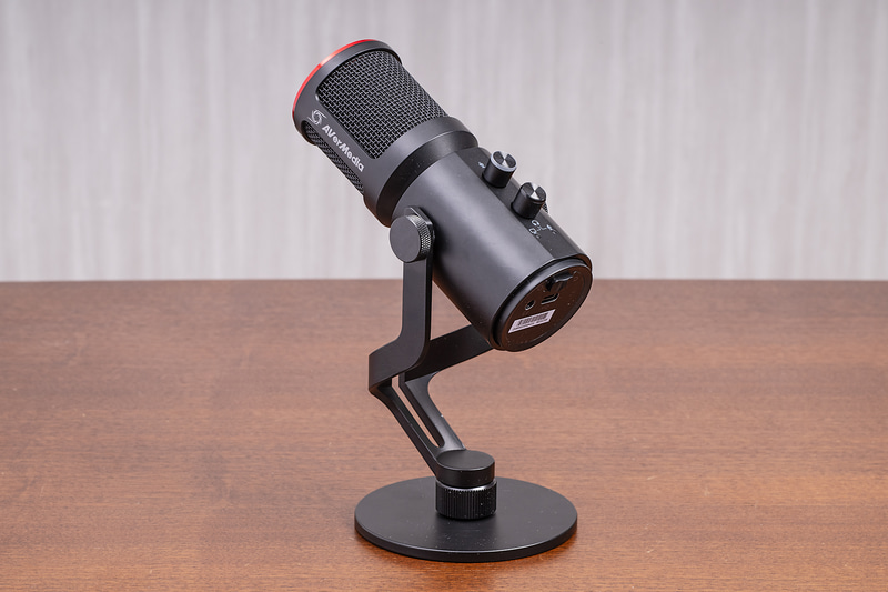 USB接続のコンデンサマイク「Live Streamer MIC AM350」。想定実売価格は2万7,500円前後