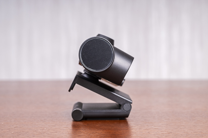 角度を細かく調整しやすいスタンド