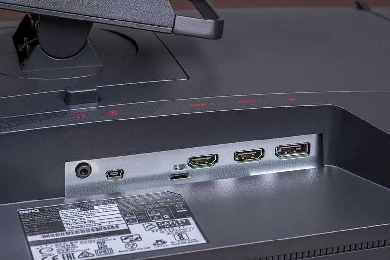 入力端子はDisplayPort×1、HDMI×2だ。リフレッシュレート360HzはDisplayPort接続時だけで、HDMI接続時は最大240Hzになる