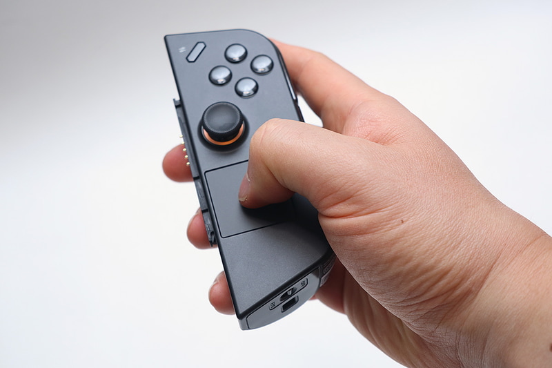 もちろん、タッチパッドの操作も可能