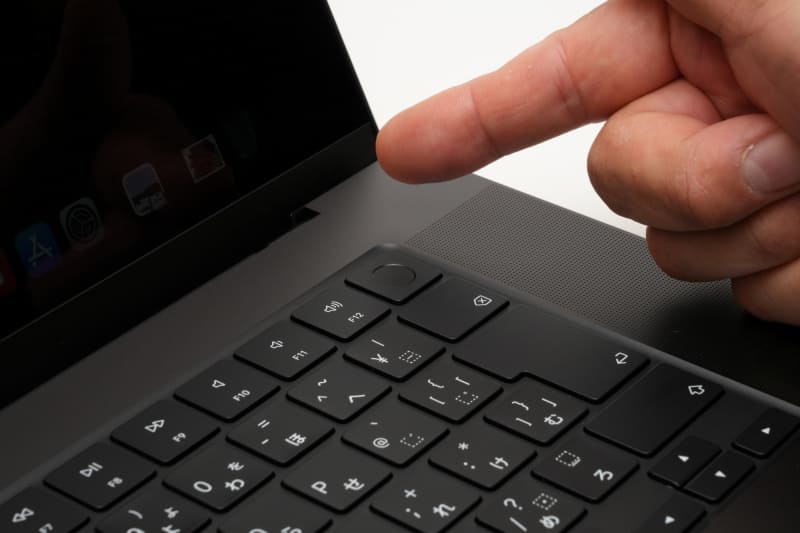 電源ボタンはTouch ID(指紋認証センサー)一体型