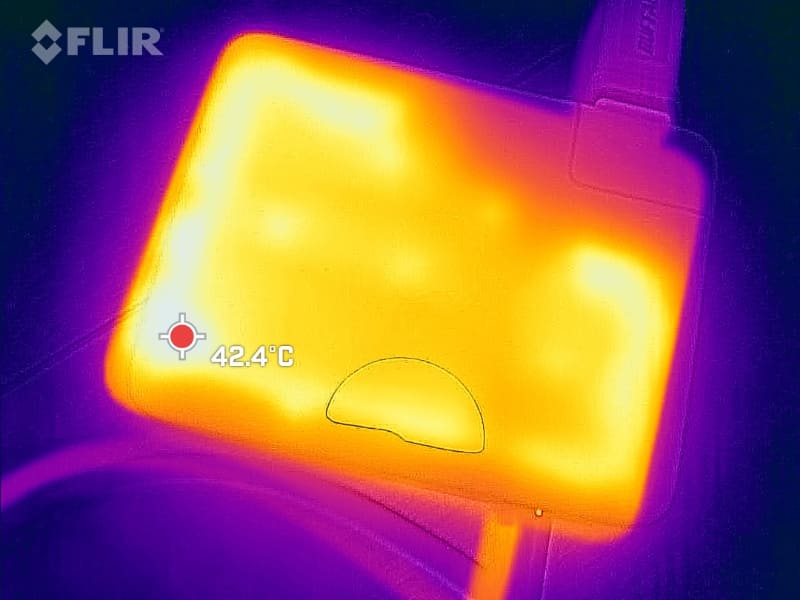ACアダプタの最大温度は42.4℃