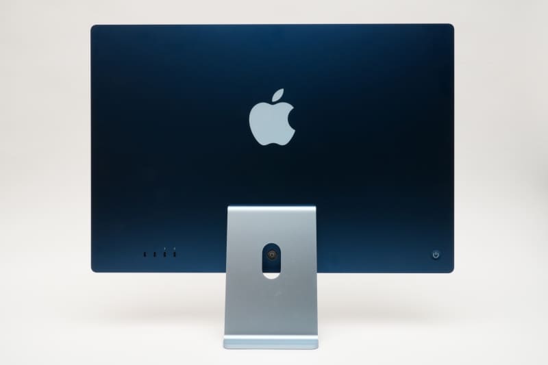 カラーはこのブルーのほかに、グリーン、ピンク、シルバー、イエロー、オレンジ、パープルを用意。新色は用意されなかった