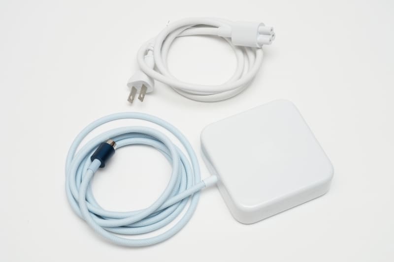 143W電源アダプタのケーブル長は実測200cm、電源コードの長さは実測107cm