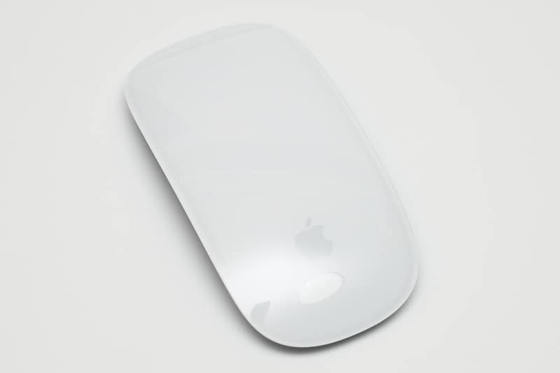 標準で同梱されるMagic Mouse。単体の価格は1万800円(ホワイトの場合)