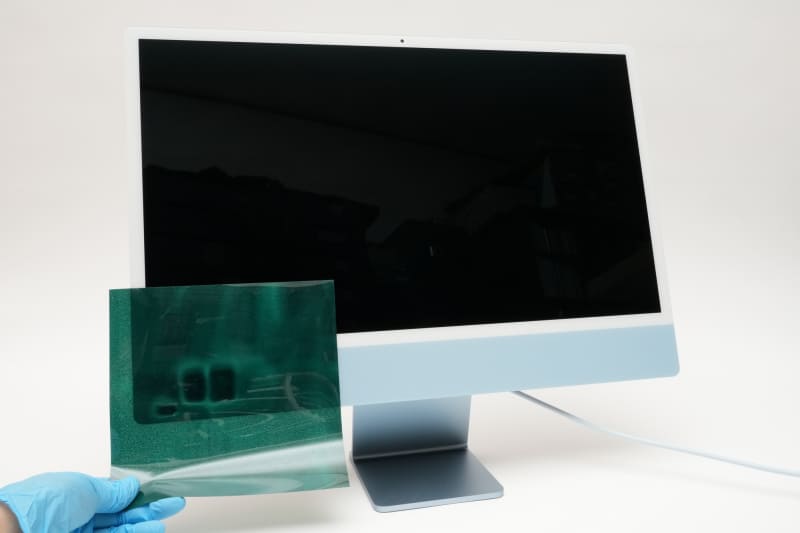 マグネットビューワーを使うと、スピーカーの位置を確認可能。広がりある音場を実現するため6スピーカーは左右ぎりぎりに配置されている