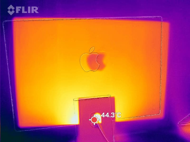 背面の最大温度は44.3℃