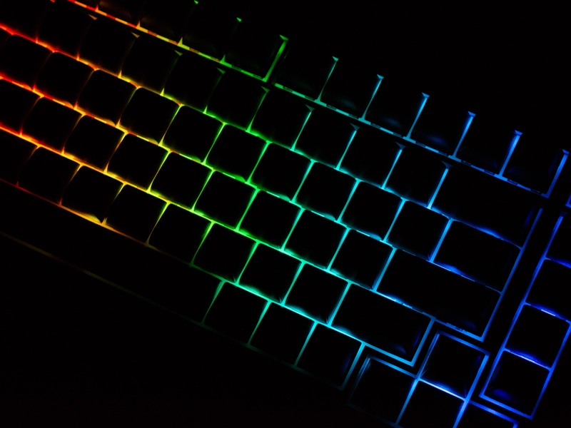 キーボードバックライト。製品ページではキートップの刻印が見えているが実際は見えない