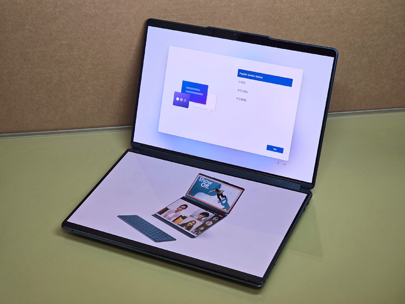 OOBE(Out of Box Experience)もカスタマイズされており、2画面目にメッセージが表示される