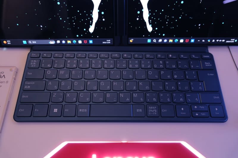 付属の物理キーボードは日本語配列