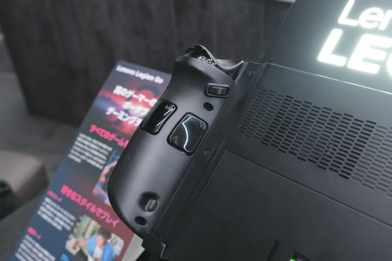 コントローラのグリップ部にも追加ボタンを搭載