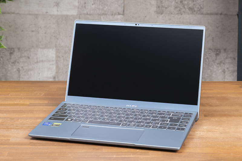 Core i7-1280PとGeForce GTX 1650 Max-Qを搭載する「Prestige-14-A12SC-239JP」