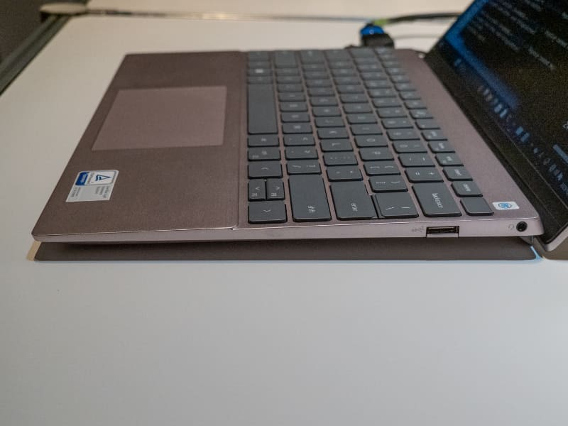 ライトピンクモデルの側面