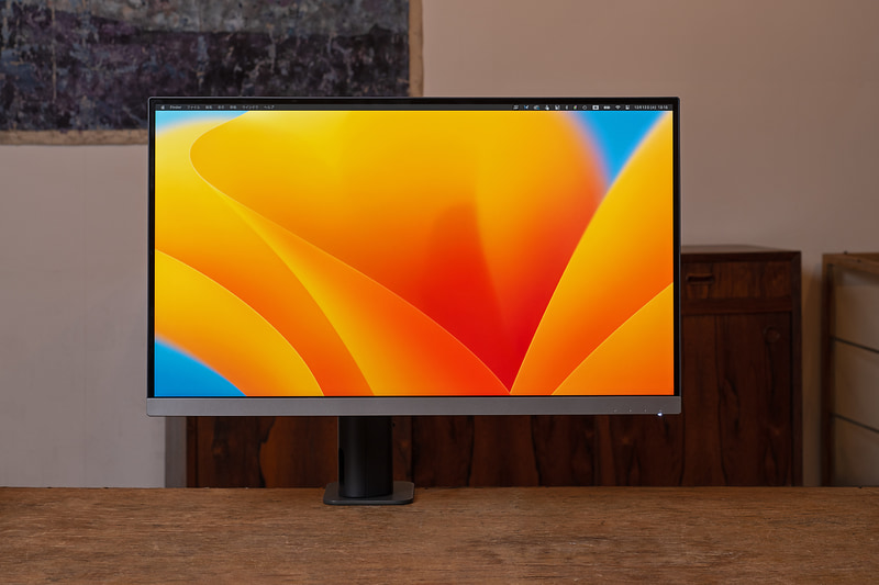 モニターアームで設置したPD2706UA