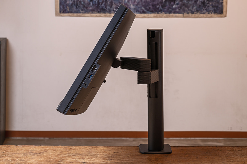 チルトは上向きマイナス30度、下向きマイナス5度の範囲