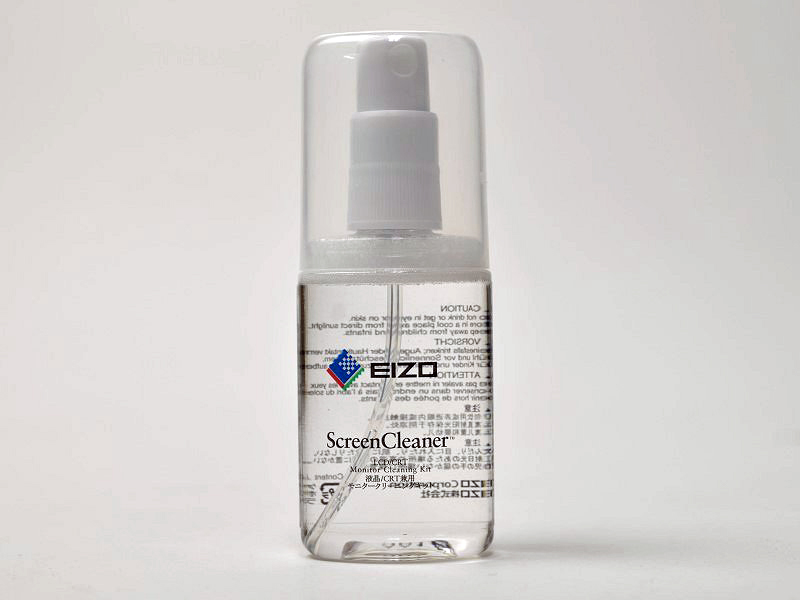 希釈されたエタノールと界面活性剤が成分の<a href="https://www.eizo.co.jp/products/ac/cleaning/index.html" class="n" target="_blank">ScreenCleaner</a>。拭き取り用のクロスも付属している