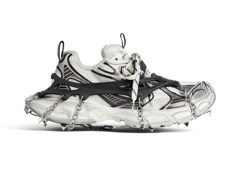 フランスのハイブラ「バレンシアガ」がブラウザで遊べるスキーゲーム