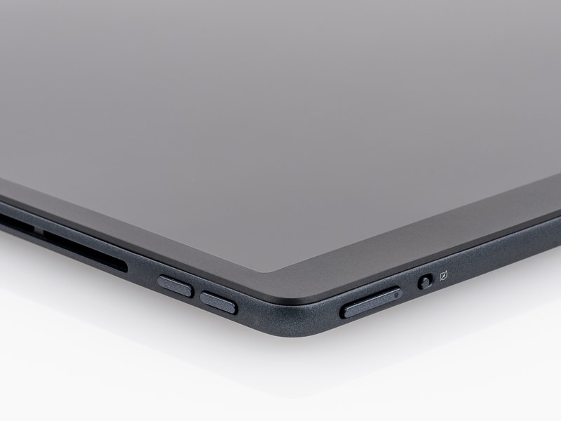 右上の角にプライバシーカメラスイッチ、電源ボタン、音量ボタン