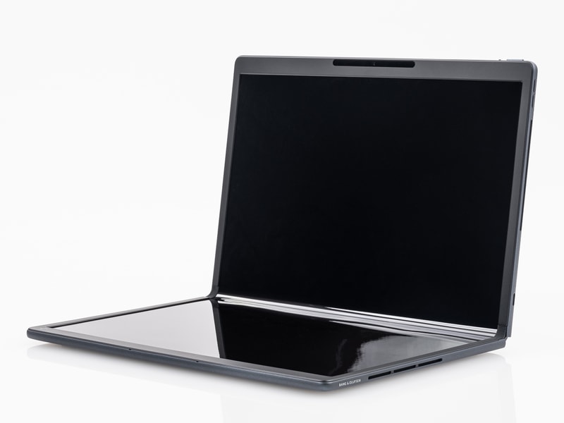 折り曲げた部分の反射が強く、どうしても意識してしまう