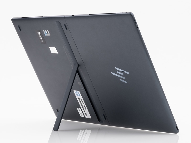 キックスタンドを使用すればデスクトップPCモードになる