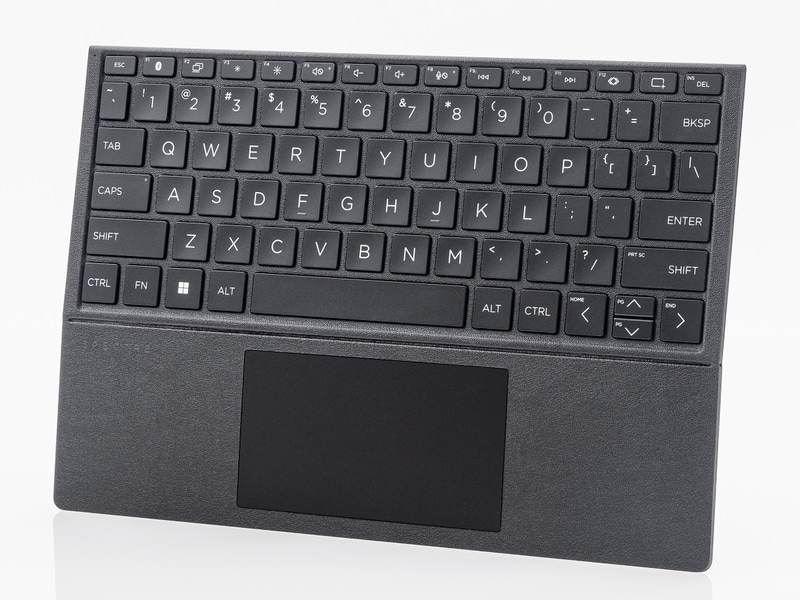 Bluetoothキーボードは英語配列で厚み約5.4mm