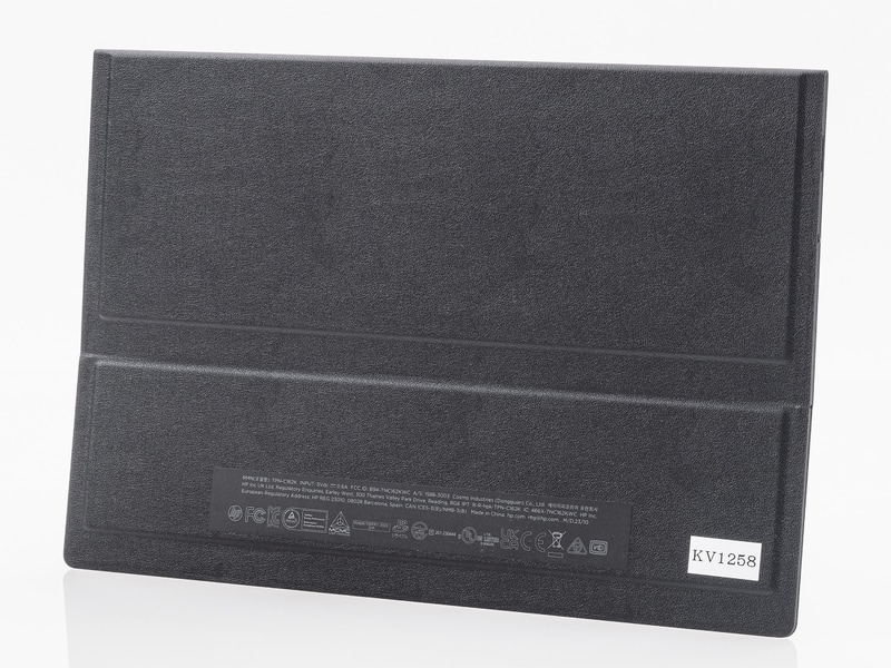 Bluetoothキーボードは英語配列で厚み約5.4mm