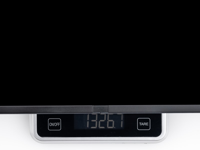 本体重量は約1,326g、キーボードの重量は約266g