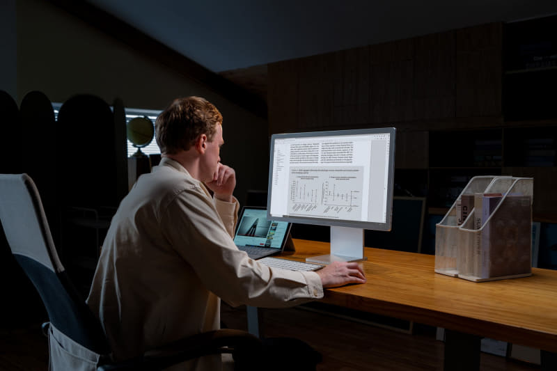 BOOX Mira Pro フロントライト