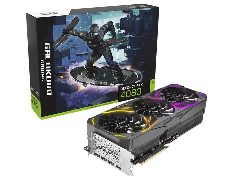 GG-RTX4080-E16GB/OC/TPのパッケージと本体。イラストが超ダサい！自作PC黎明期を彷彿とさせる古臭いデザインは、おっさんの筆者には一周回って好感が持てる。むしろそういったおっさんたちを狙い撃ちした施策なのではないかと勘繰りたくなる