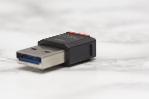 Lenovo 高速SSD 高性能第7世代i5搭載 メモリ8G フルHDIPS液晶 持ち運び