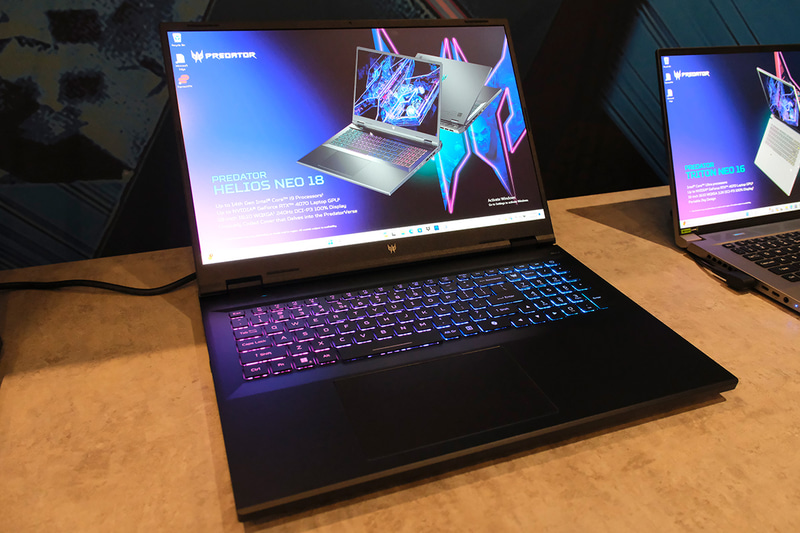 Predator Helios Neo 18