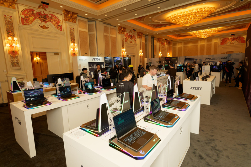 CES 2024のMSIブース