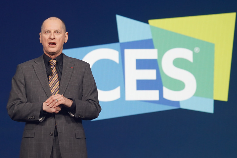 ブッシュ氏を紹介したCES主催者CTA 社長 兼 CEOのゲアリー・シャピロ氏