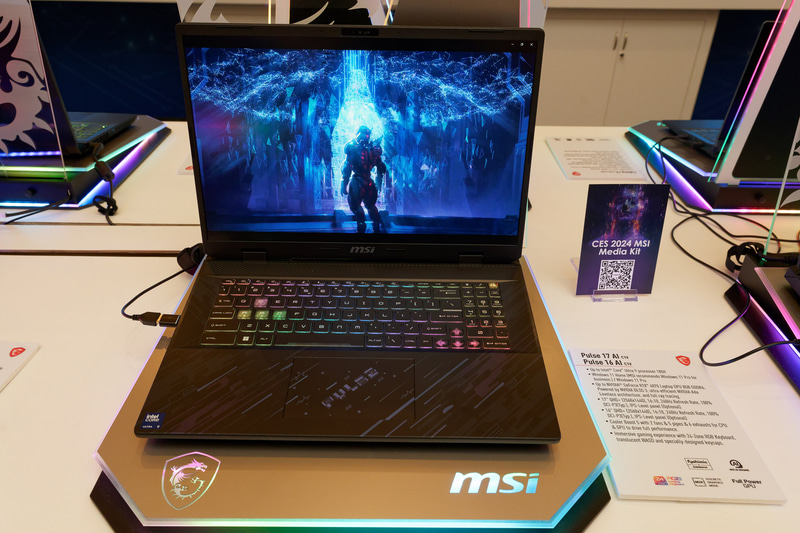 パームレスト周りのあしらいが特徴的な17型「Pulse 17 AIシリーズ」と16型「Pulse 16 AIシリーズ」。Core  Ultra 9 185H、GeForce RTX 4070/4060 Laptop GPUを搭載