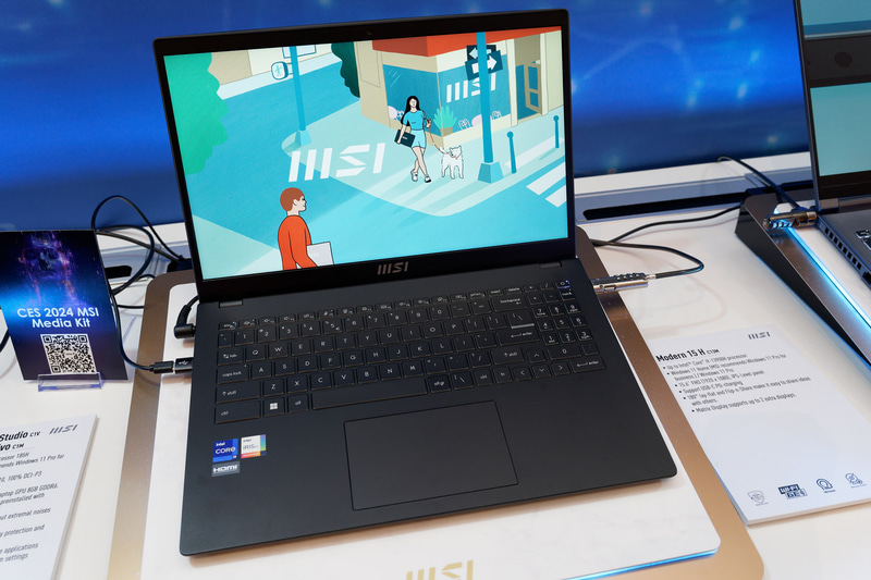 ビジネス向けの15型「Modern 15 Hシリーズ」。Core i7-13900H搭載。このほかに「Modern 15」「Modern 14」「Modern 14 H」もラインナップ