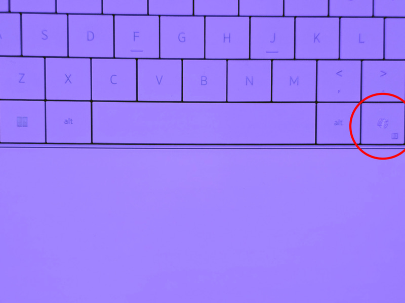 Dell XPS 13のキーボード、左側のWindowsキー、Copilotキーが対になっていることがよく分かる、右側のCtrlキーがない