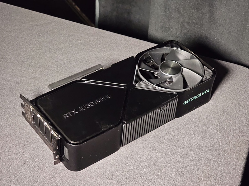 GeForce RTX 4080 SUPER Founders Edition