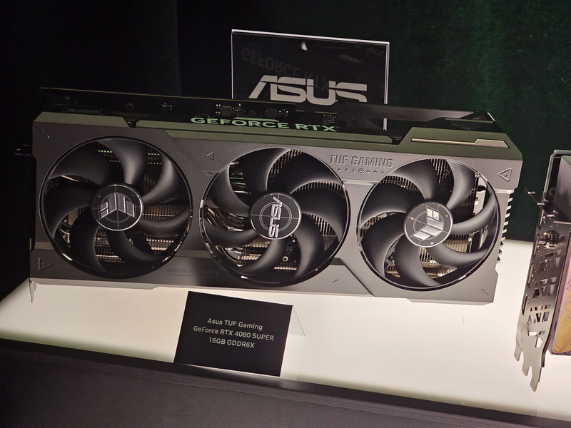 ASUS TUF Gaming GeForce RTX 4080 SUPER 16GB GDDR6X