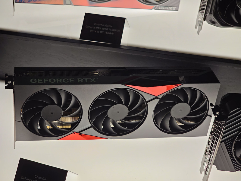 Colorful iGame GeForce RTX 4070 SUPER NB EX 12GB-V