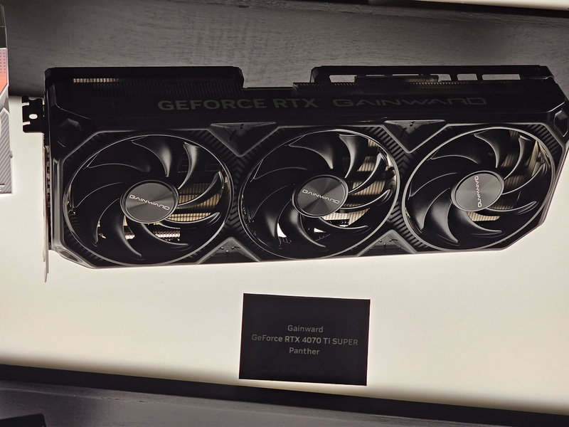 Gainward GeForce RTX 4070 Ti SUPER Panther